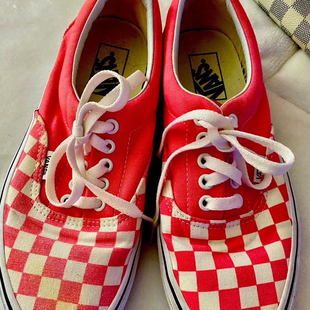 Unisex Vans pink checkered